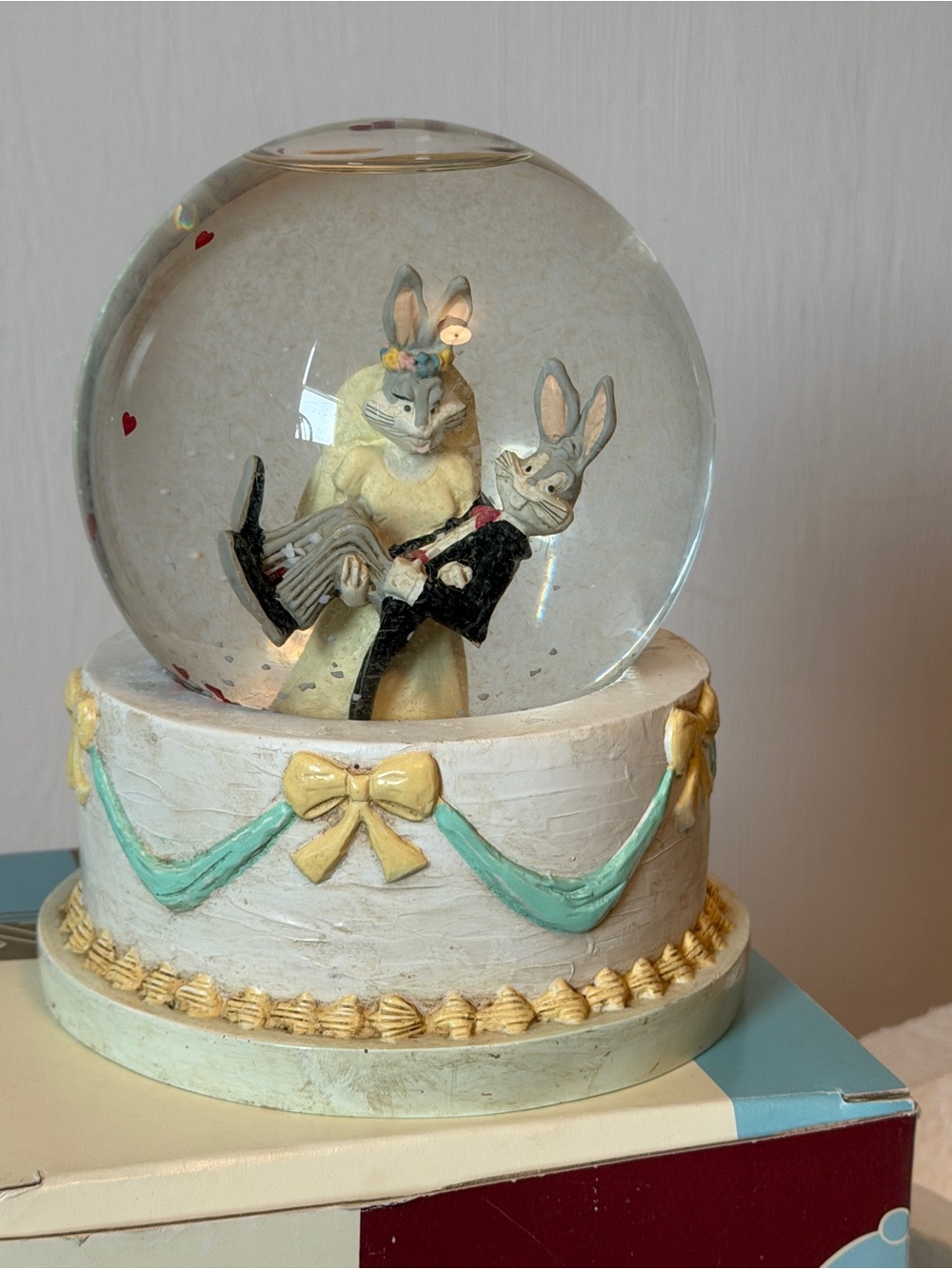 Warner Bros. Bugs Bunny and Honey Bunny Snow Globe